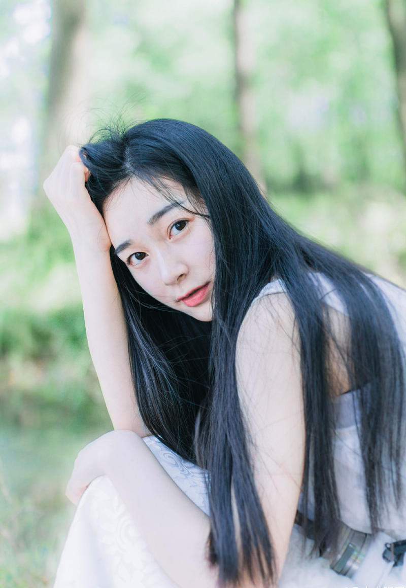 但我更喜欢这样，就像你一直在这里，忽然之间涌来一批人，和你干着一样的事，忽然他们又都走了，这里并不冷清，但周围不在纷杂。——韩寒《我所理解的生活》
